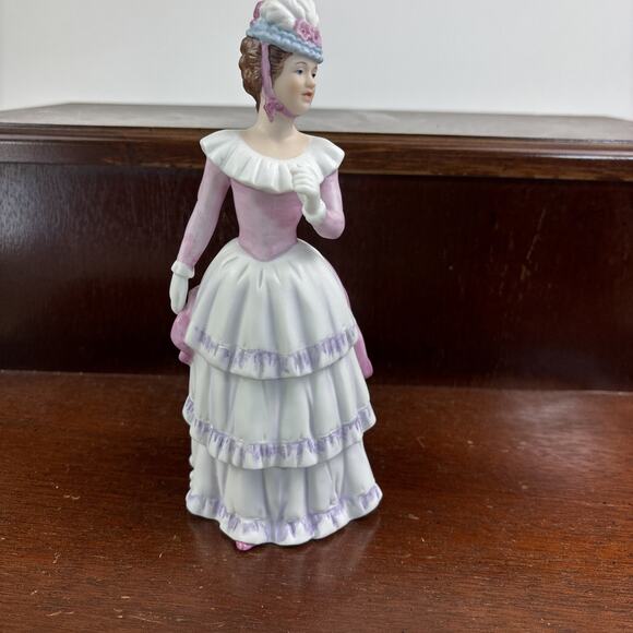 Homco #1431 Porcelain Figurine Victorian Lady 8.5 in - Picture 8 of 16